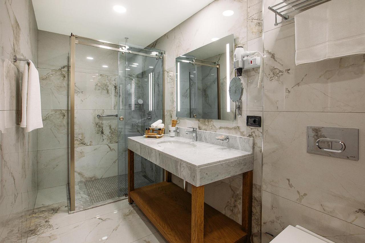 Marjan Plaza Hotel Tbilisi Buitenkant foto